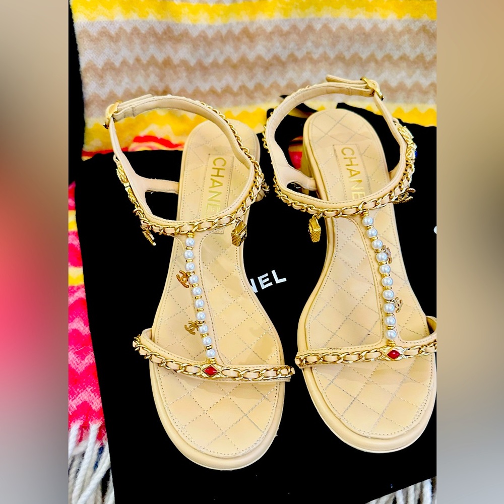 SOLD! CHANEL 22P BEIGE LAMBSKIN JEWELRY CHARMS SANDALS